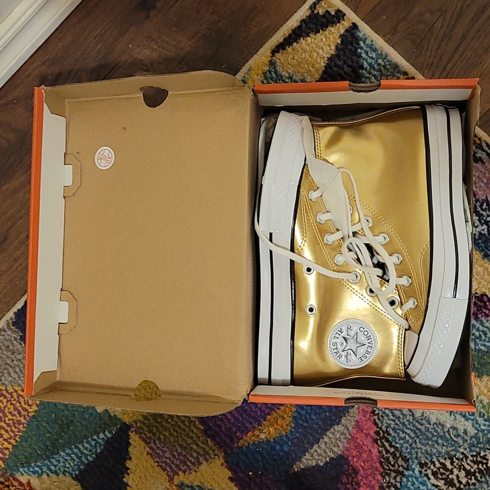 Converse Womens Size 7 Gold